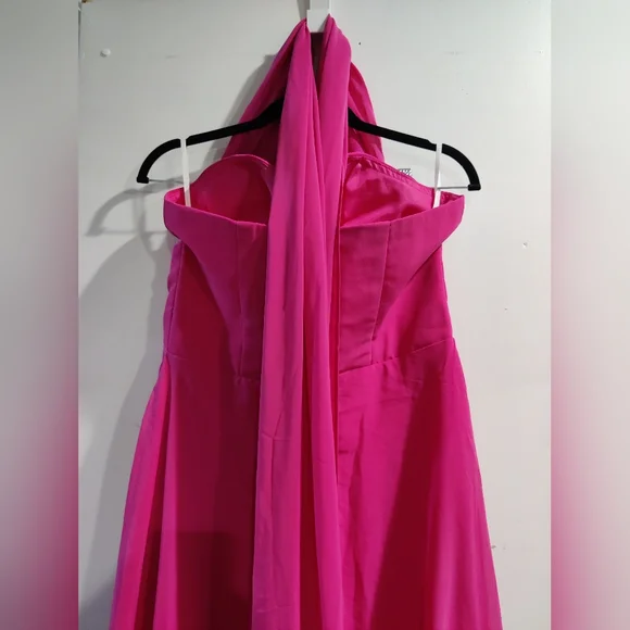 Chic Backless Pink Halter Dress - Picture 3 of 6